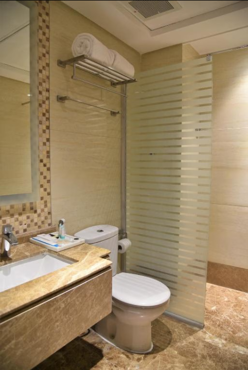 Superior Room with One King Bed