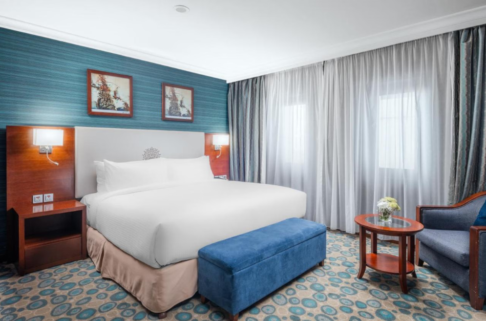 Superior Room with One King Bed