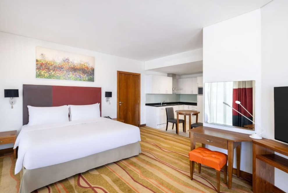 Superior Room with One King Bed