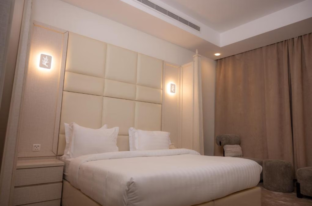 Superior Room with One King Bed