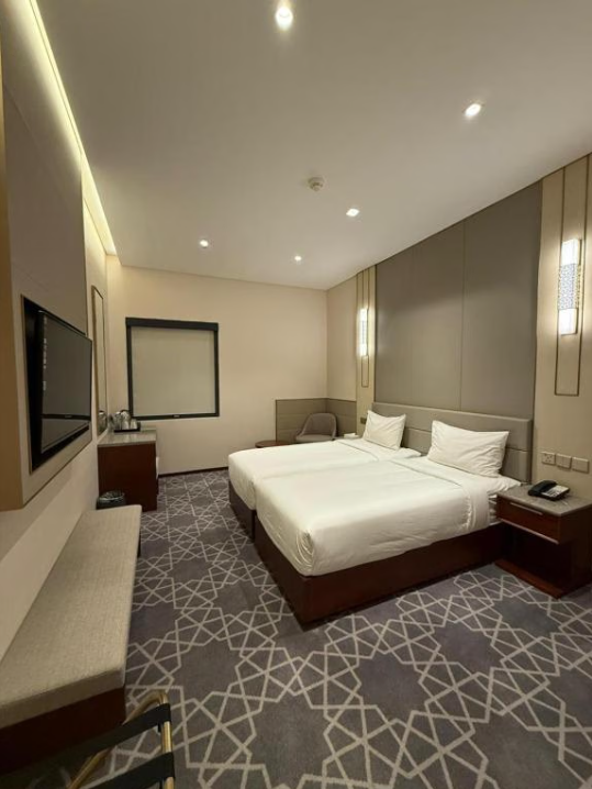 Superior Room with One King Bed