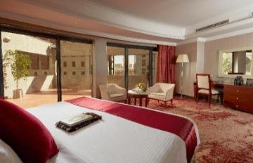 Superior Room with One King Bed