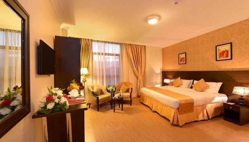 Superior Room with One King Bed