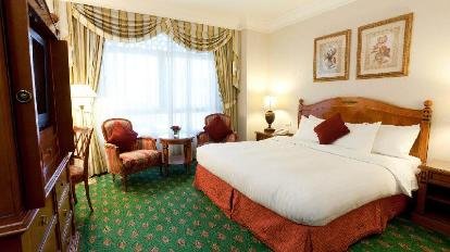 Superior Room with One King Bed