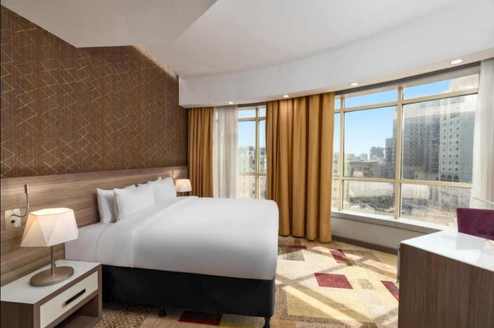 Superior Room with One King Bed