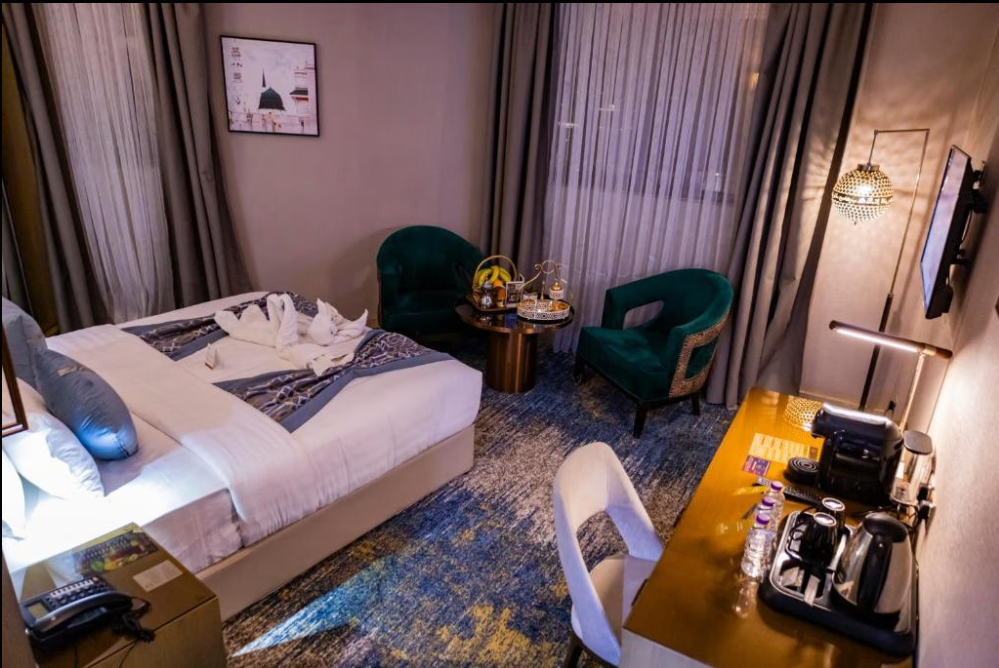 Superior Room with One King Bed