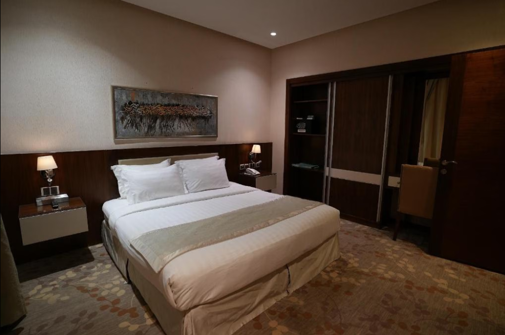 Superior Room with One King Bed