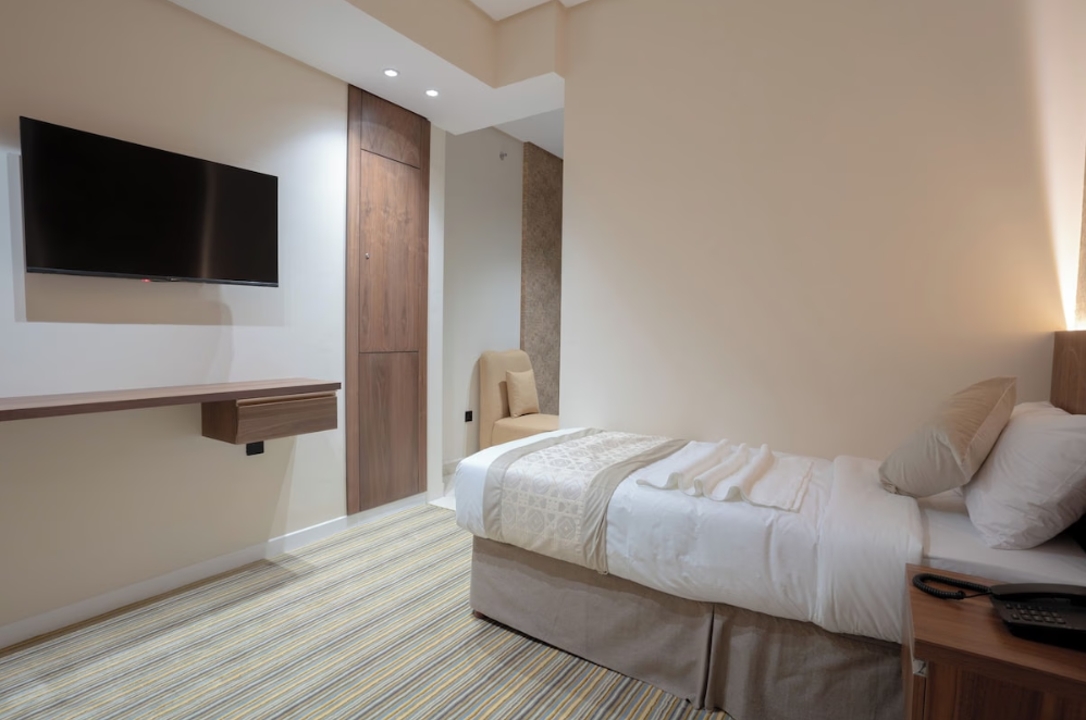 Superior Room with One King Bed