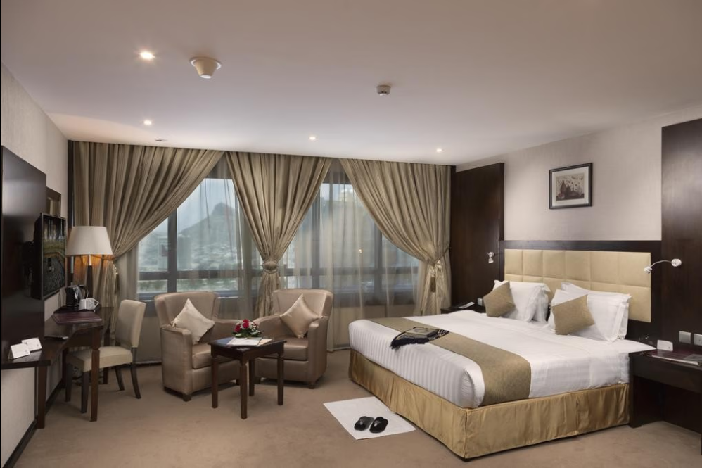 Superior Room with One King Bed
