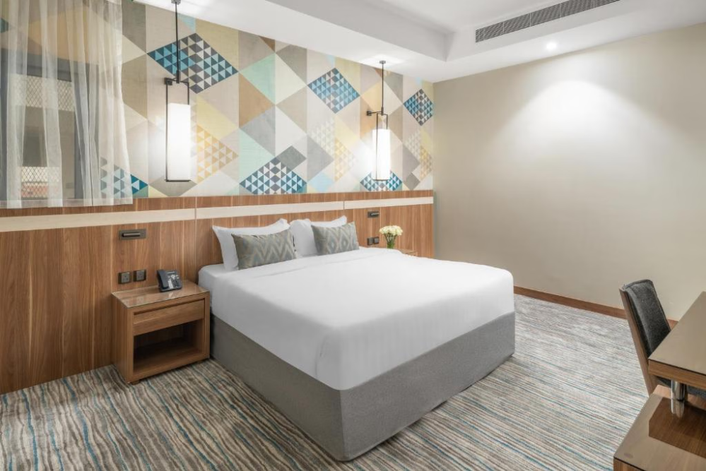 Superior Room with One King Bed