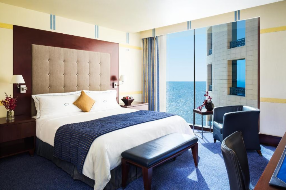 Superior Room with One King Bed