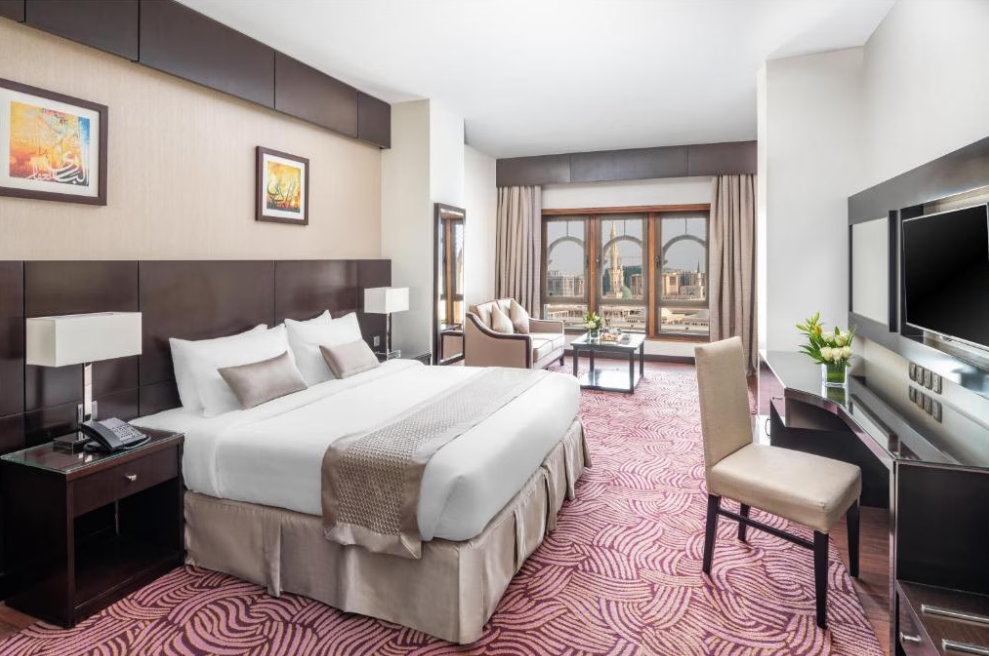Superior Room with One King Bed