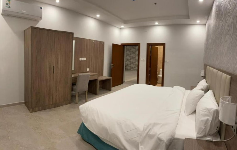 Superior Room with One King Bed