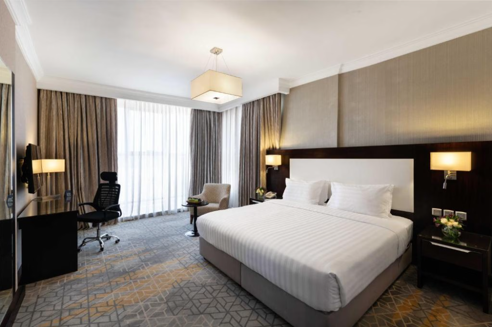 Superior Room with One King Bed