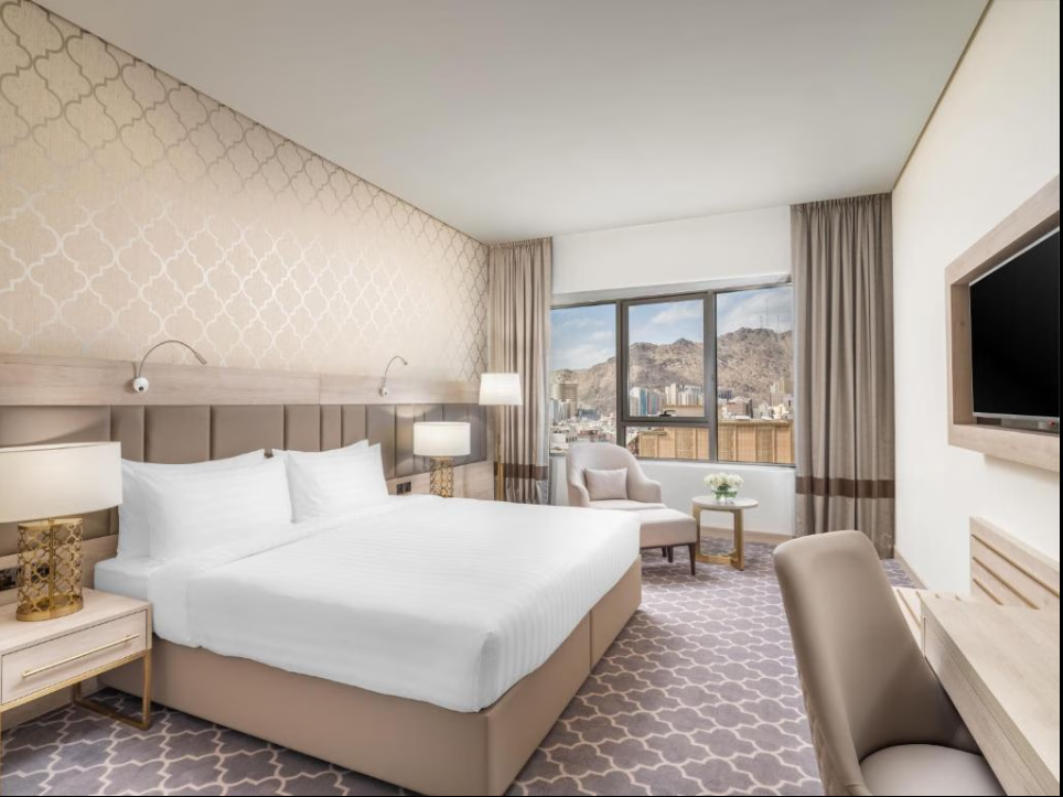 Superior Room with One King Bed
